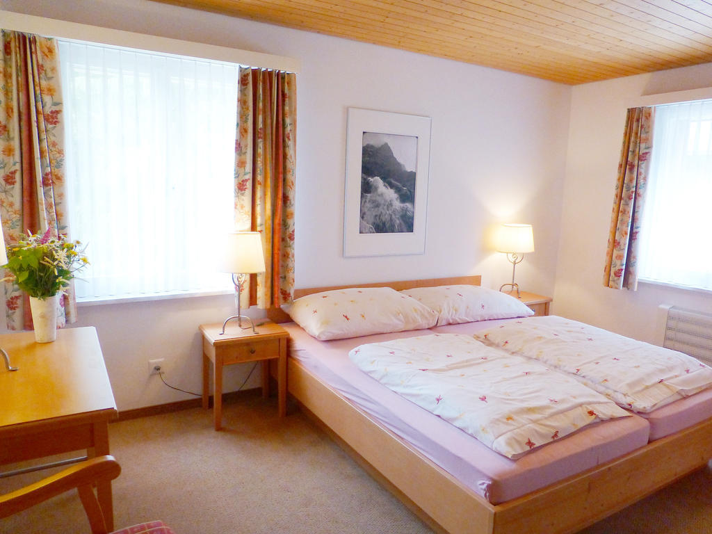 Berghotel Obersee Näfels Pokoj fotografie